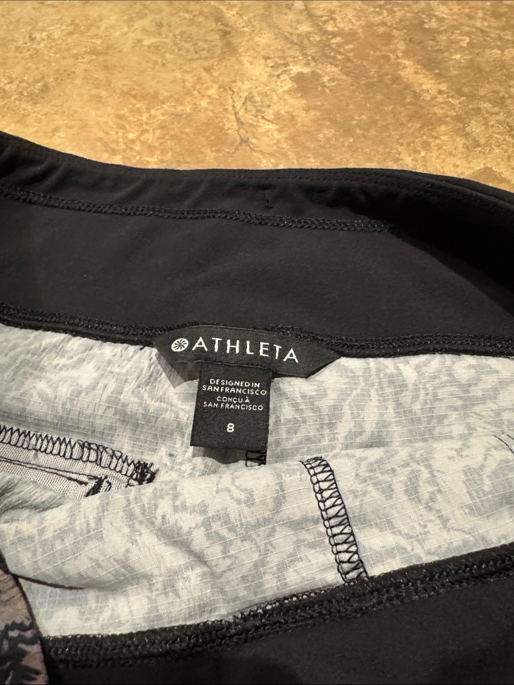 Athleta Trekkie North Patterned Shorts in Size 8 - Picture 4 of 5